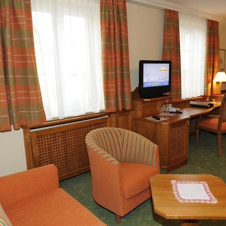 Pension Hochleitner Am Schlosspark Тамсвег Экстерьер фото
